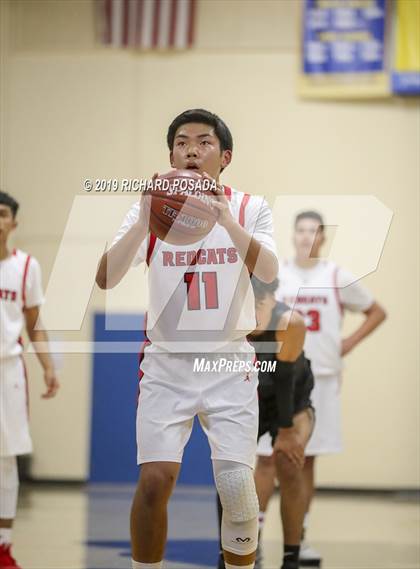 Thumbnail 1 in Fowler vs. Mendota (Parlier Tournament) photogallery.