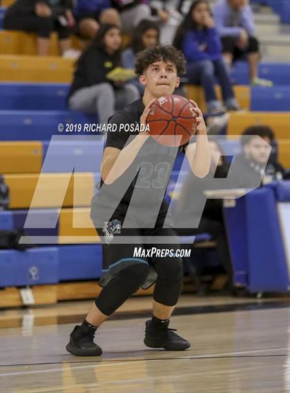 Thumbnail 2 in Fowler vs. Mendota (Parlier Tournament) photogallery.