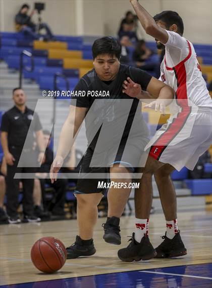 Thumbnail 2 in Fowler vs. Mendota (Parlier Tournament) photogallery.