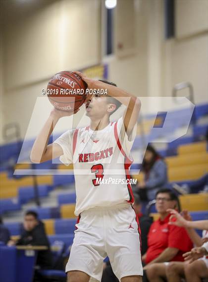 Thumbnail 2 in Fowler vs. Mendota (Parlier Tournament) photogallery.