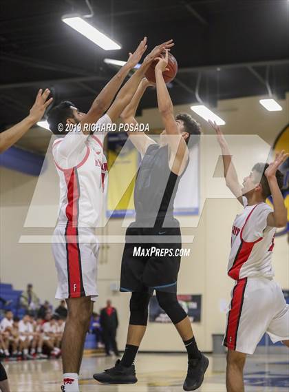 Thumbnail 3 in Fowler vs. Mendota (Parlier Tournament) photogallery.