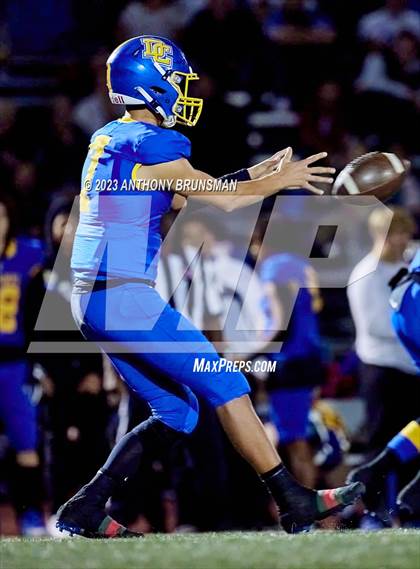 Thumbnail 2 in Capital Christian @ Del Campo photogallery.