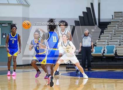Thumbnail 2 in East Ridge vs. Palatka (Florida Elk's Christmas Tournament) photogallery.