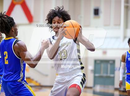 Thumbnail 3 in East Ridge vs. Palatka (Florida Elk's Christmas Tournament) photogallery.