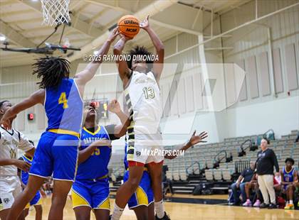 Thumbnail 2 in East Ridge vs. Palatka (Florida Elk's Christmas Tournament) photogallery.