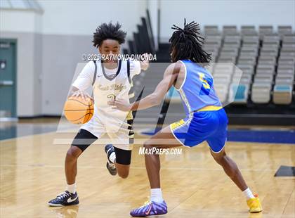 Thumbnail 3 in East Ridge vs. Palatka (Florida Elk's Christmas Tournament) photogallery.
