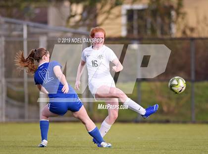 Thumbnail 1 in St. Ignatius vs. Sacred Heart Cathedral Prep photogallery.
