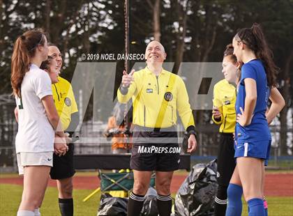 Thumbnail 3 in St. Ignatius vs. Sacred Heart Cathedral Prep photogallery.