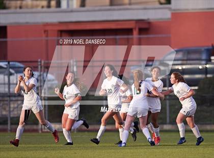 Thumbnail 1 in St. Ignatius vs. Sacred Heart Cathedral Prep photogallery.