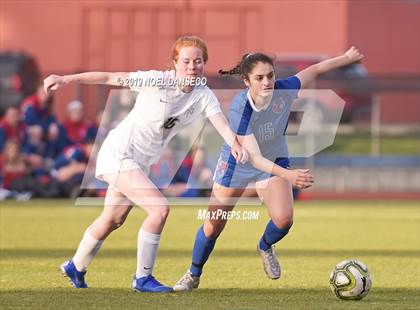 Thumbnail 3 in St. Ignatius vs. Sacred Heart Cathedral Prep photogallery.