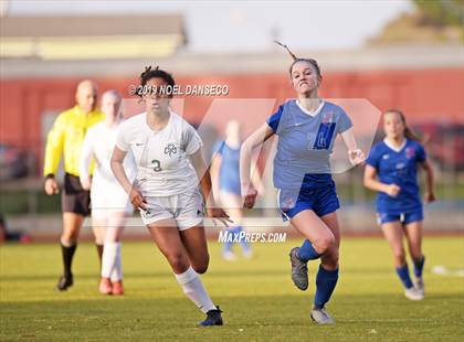 Thumbnail 2 in St. Ignatius vs. Sacred Heart Cathedral Prep photogallery.