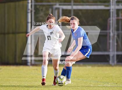Thumbnail 3 in St. Ignatius vs. Sacred Heart Cathedral Prep photogallery.