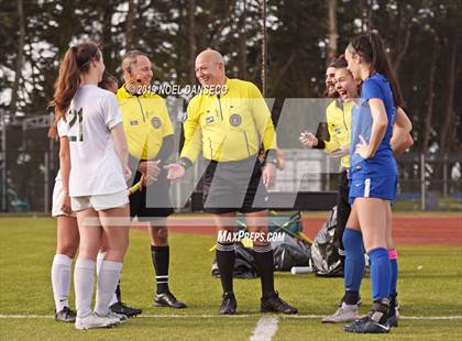 Thumbnail 2 in St. Ignatius vs. Sacred Heart Cathedral Prep photogallery.
