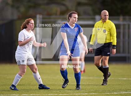 Thumbnail 2 in St. Ignatius vs. Sacred Heart Cathedral Prep photogallery.