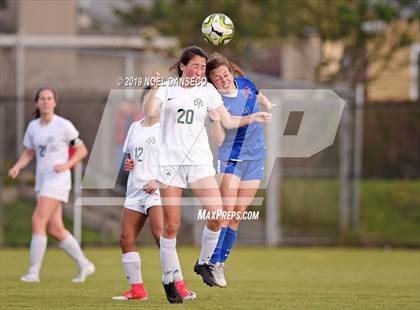 Thumbnail 1 in St. Ignatius vs. Sacred Heart Cathedral Prep photogallery.