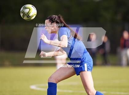 Thumbnail 2 in St. Ignatius vs. Sacred Heart Cathedral Prep photogallery.