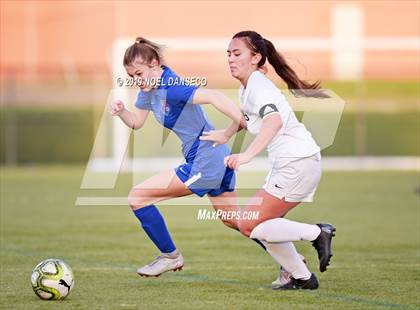 Thumbnail 1 in St. Ignatius vs. Sacred Heart Cathedral Prep photogallery.