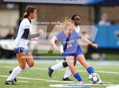 Thumbnail 3 in Bishop Grimes vs Oswego photogallery.