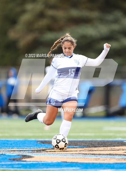 Thumbnail 2 in Bishop Grimes vs Oswego photogallery.