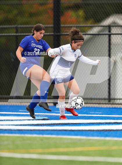 Thumbnail 2 in Bishop Grimes vs Oswego photogallery.