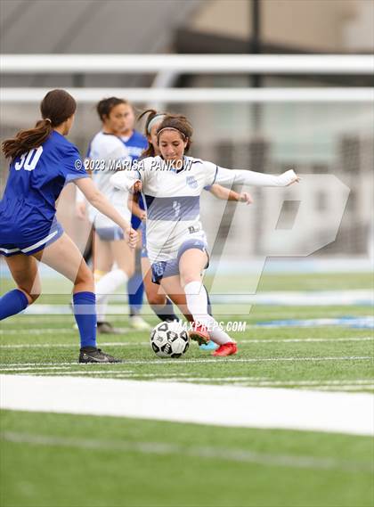 Thumbnail 3 in Bishop Grimes vs Oswego photogallery.