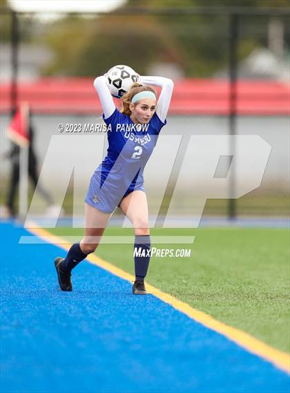 Thumbnail 2 in Bishop Grimes vs Oswego photogallery.