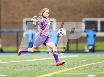 Thumbnail 3 in Bishop Grimes vs Oswego photogallery.