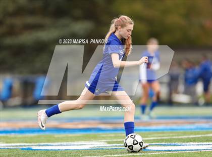 Thumbnail 2 in Bishop Grimes vs Oswego photogallery.