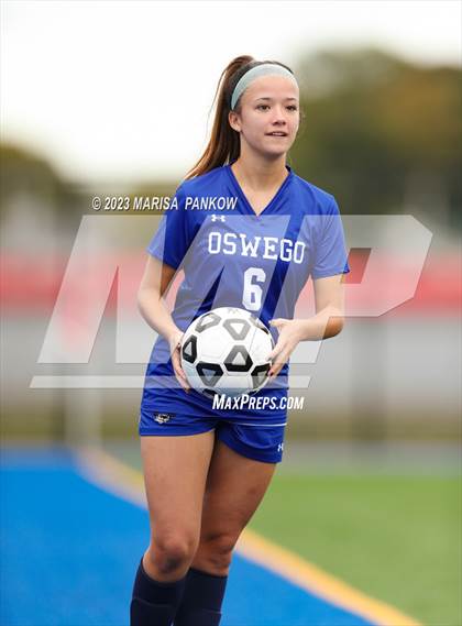 Thumbnail 3 in Bishop Grimes vs Oswego photogallery.