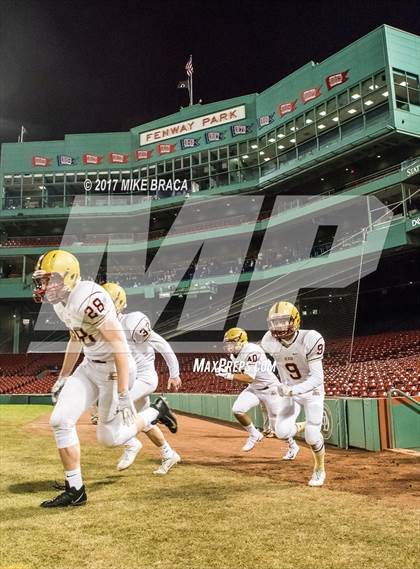Thumbnail 3 in Catholic Memorial vs. Boston College High photogallery.