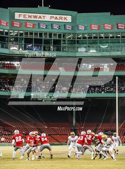 Thumbnail 3 in Catholic Memorial vs. Boston College High photogallery.