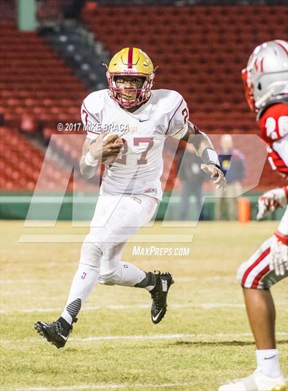 Thumbnail 2 in Catholic Memorial vs. Boston College High photogallery.