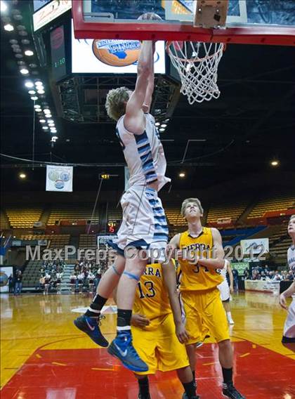 Thumbnail 1 in Central Valley Christian vs Sierra (CIF CS D4 Final) photogallery.
