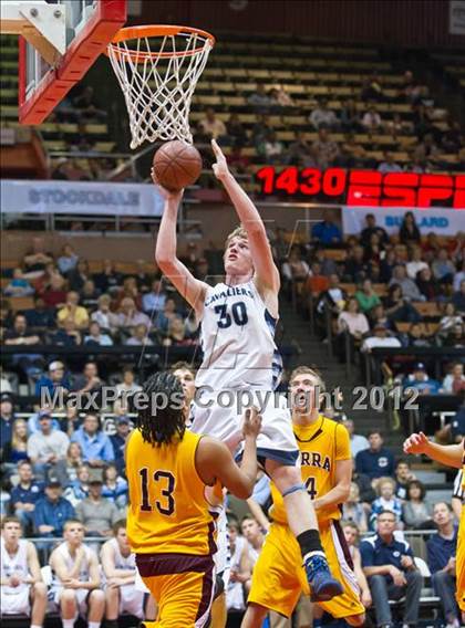 Thumbnail 3 in Central Valley Christian vs Sierra (CIF CS D4 Final) photogallery.