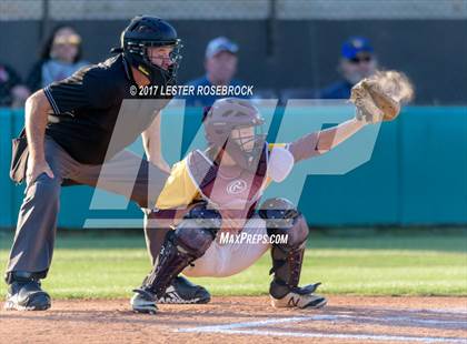 Thumbnail 1 in Ray vs Dripping Springs (UIL 5A Regional Semifinal) photogallery.