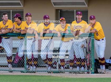 Thumbnail 2 in Ray vs Dripping Springs (UIL 5A Regional Semifinal) photogallery.