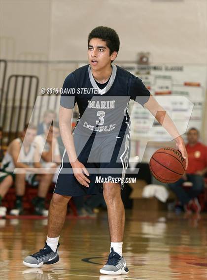 Thumbnail 2 in Marin Catholic vs. Eliot Christian (Fr. Barry Christmas Classic) photogallery.