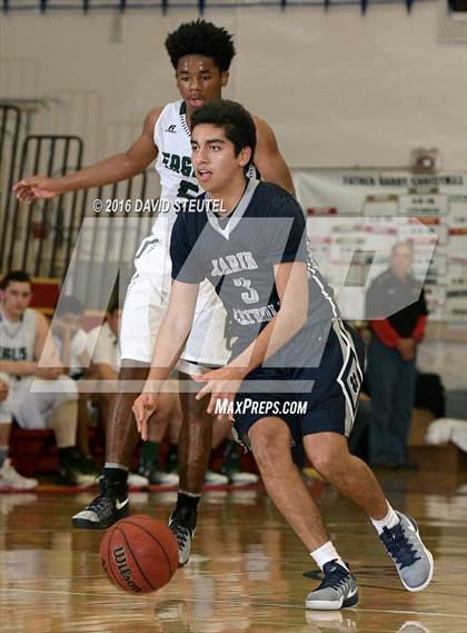 Thumbnail 1 in Marin Catholic vs. Eliot Christian (Fr. Barry Christmas Classic) photogallery.