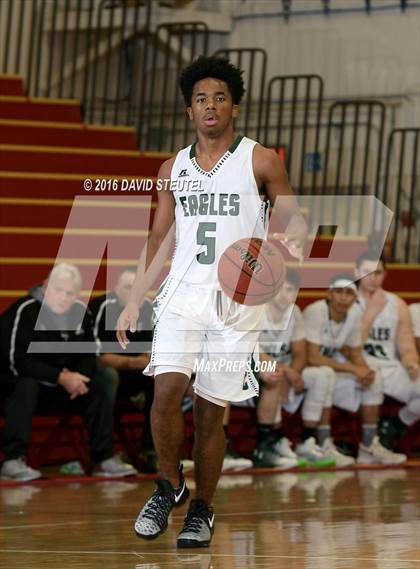 Thumbnail 2 in Marin Catholic vs. Eliot Christian (Fr. Barry Christmas Classic) photogallery.