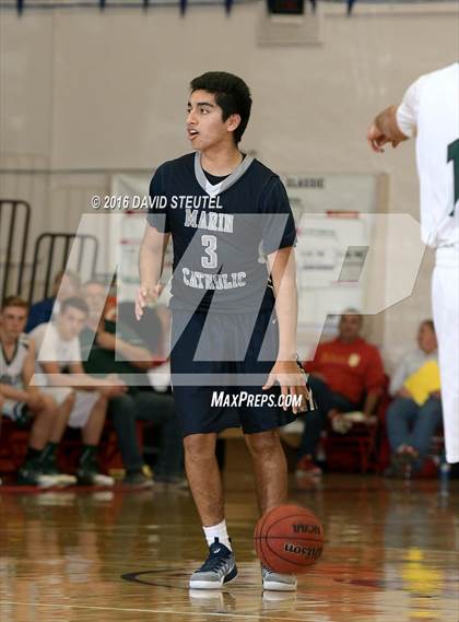 Thumbnail 3 in Marin Catholic vs. Eliot Christian (Fr. Barry Christmas Classic) photogallery.