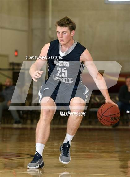 Thumbnail 2 in Marin Catholic vs. Eliot Christian (Fr. Barry Christmas Classic) photogallery.