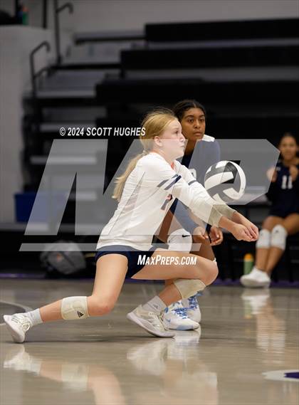 Thumbnail 2 in Valor College Prep @ Lipscomb Academy photogallery.