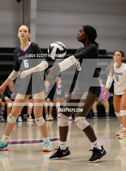 Thumbnail 1 in Valor College Prep @ Lipscomb Academy photogallery.