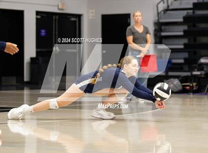 Thumbnail 3 in Valor College Prep @ Lipscomb Academy photogallery.