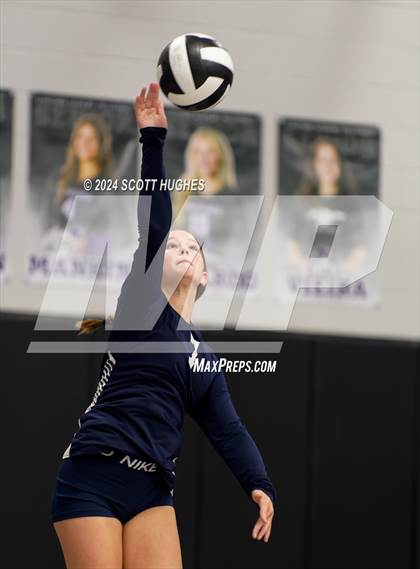 Thumbnail 2 in Valor College Prep @ Lipscomb Academy photogallery.