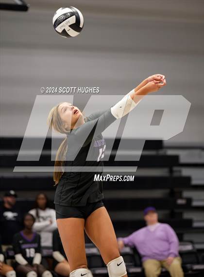 Thumbnail 2 in Valor College Prep @ Lipscomb Academy photogallery.