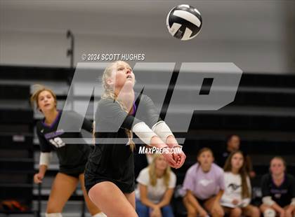 Thumbnail 3 in Valor College Prep @ Lipscomb Academy photogallery.