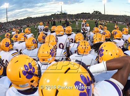 Thumbnail 2 in Edna Karr @ Brother Martin photogallery.