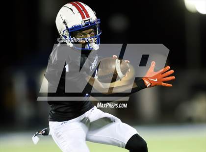 Thumbnail 2 in Columbia @ Cahokia (IHSA 4A first round) photogallery.