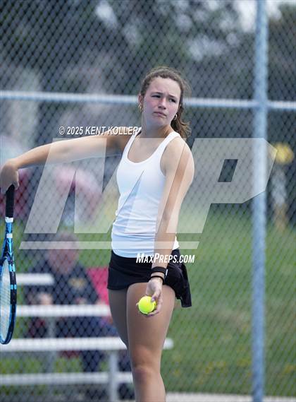 Thumbnail 2 in Notre Dame Prep @ Utica Eisenhower photogallery.